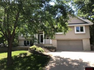 612 N 9th St, Saint Peter, MN 56082