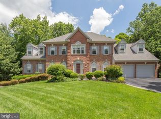 8301 Crosspointe Dr, Fairfax Station, VA 22039