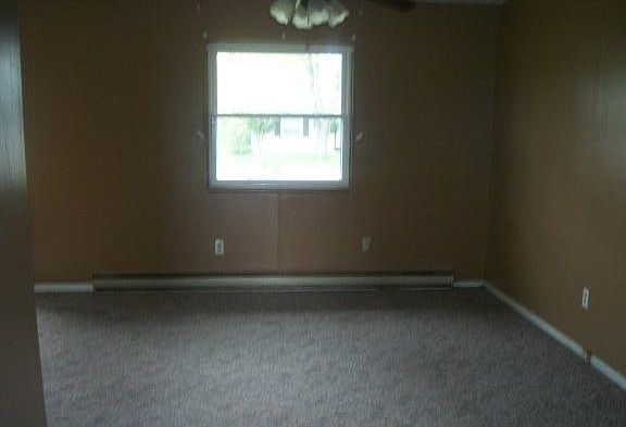 4th image of 1339 Meadow Ln