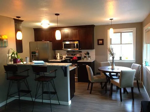 9529 N Fairhaven Ave — Photo 3