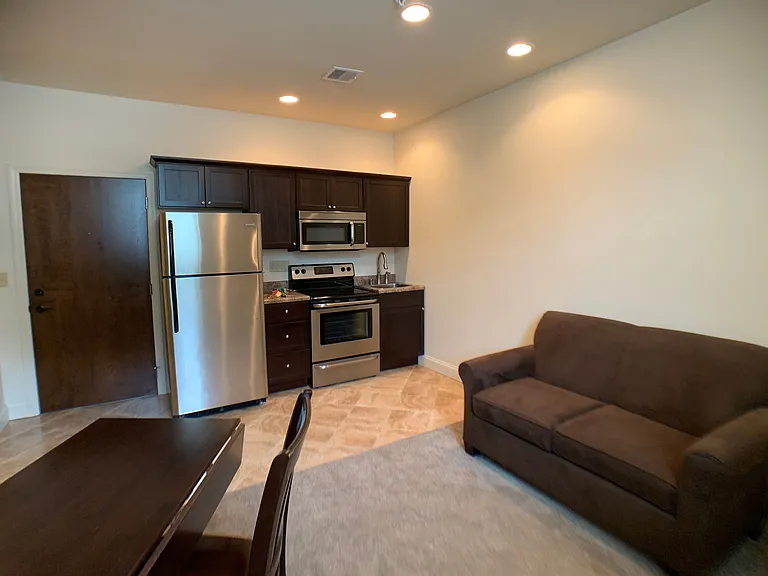 1740 Chestnut St — Photo 16