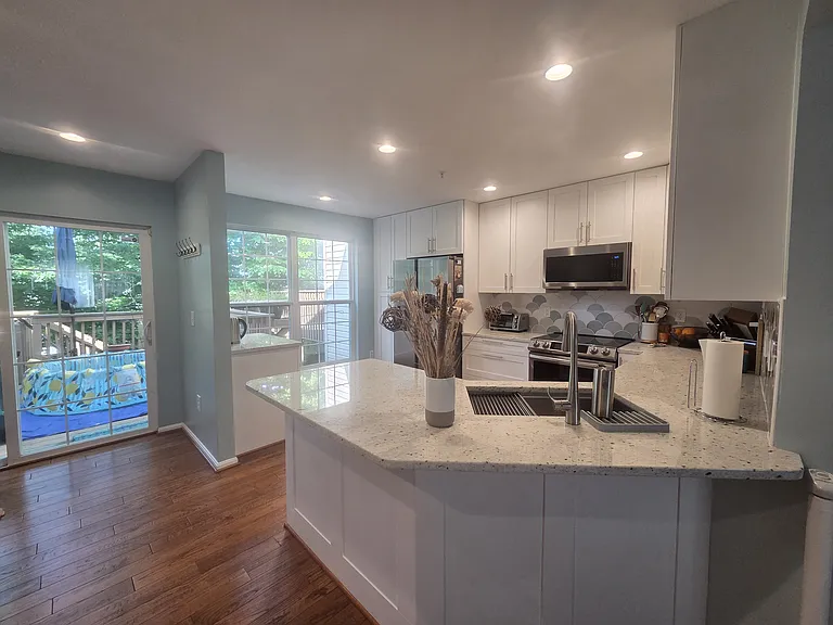 131 Quiet Waters Pl — Photo 7