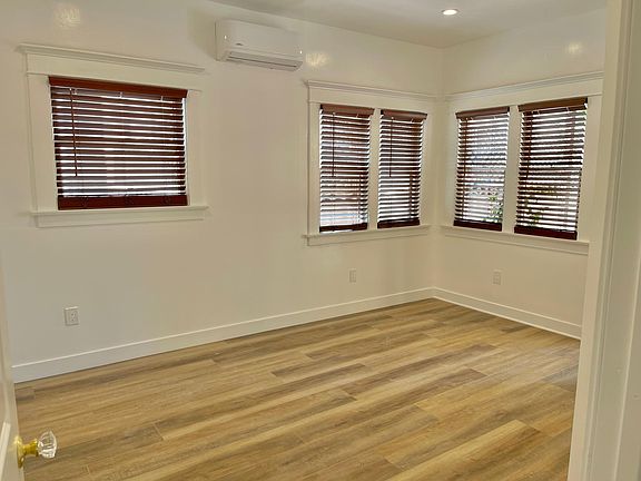 5th image of 211 Euclid Ave #C