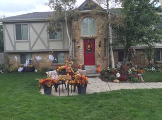 8920 S Quail Run Dr, Sandy, UT 84093