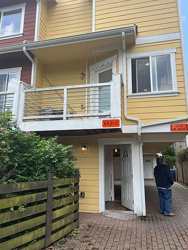 6531C 5th Ave NE #C Photo 1