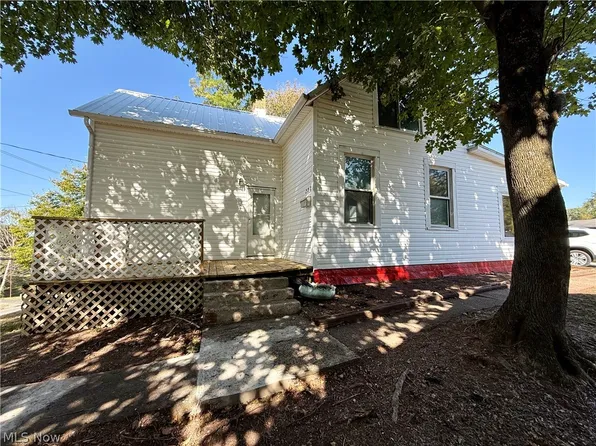 220 Oaklawn Ave, Woodsfield, OH 43793