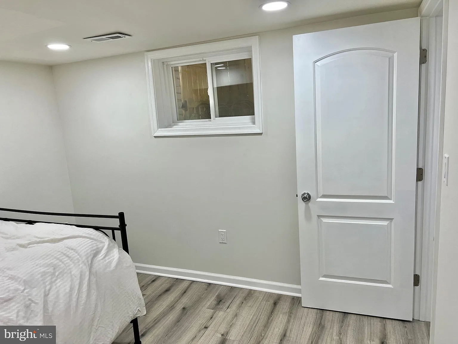 1 bed, 1680 sqft, $1,400 — Photo 3