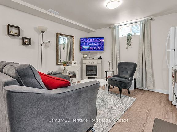 3rd image of 112 Rolph St #6