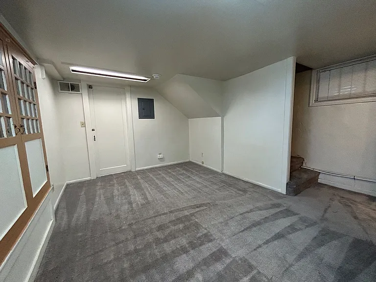 Apartments available in a highly desirable University District location! — Photo 34