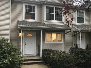 305 Undercliff Ave #305, Edgewater, NJ 07020