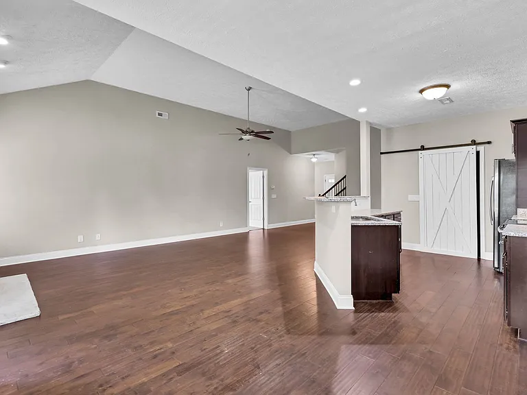 987 Promenade Dr — Photo 10