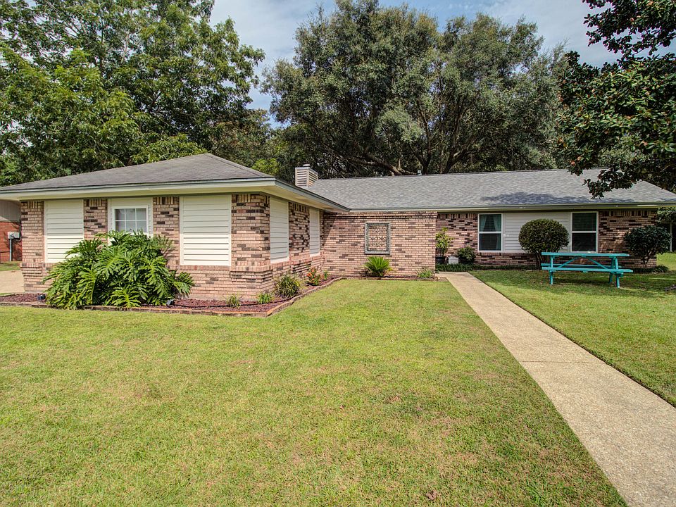 1st image of 216 McGuire Dr