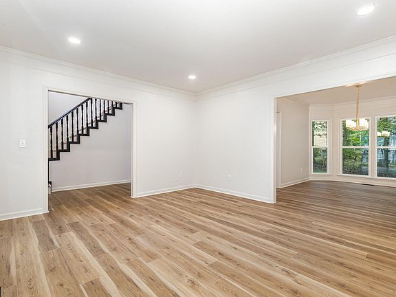 4th image of 206 Swiss Lake Dr
