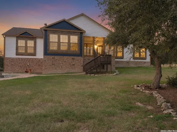 401 DEER CREEK DR, San Marcos, TX 78666