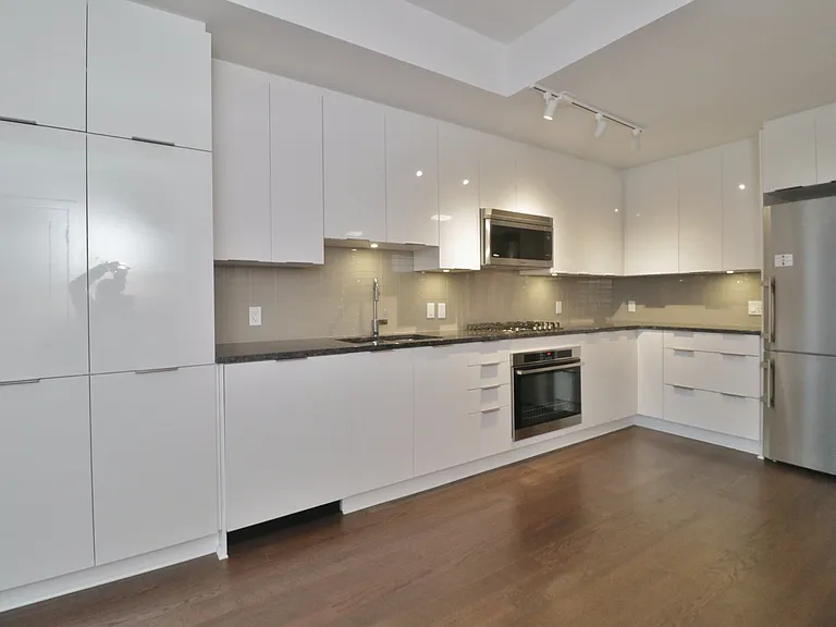 530 De Mazenod Ave #606 — Photo 7