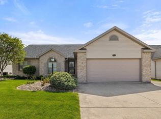 106 Kincora Dr, Bucyrus, OH 44820