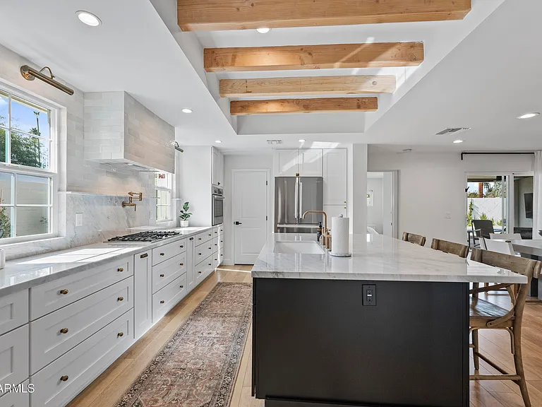 4244 N 35th Pl — Photo 10