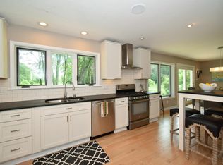 11260 N River Rd, Mequon, WI 53092