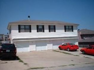 10006 NW Player Dr, Parkville, MO 64152