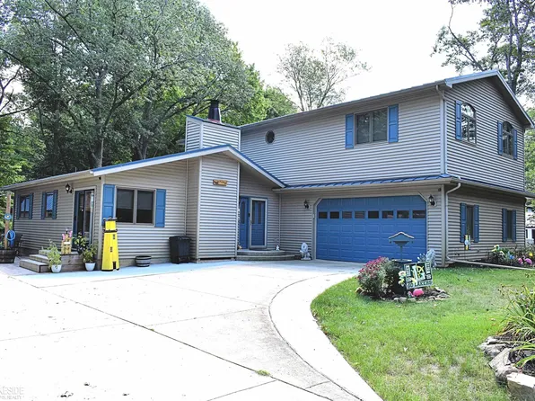 6694 Blake Dr, Caseville, MI 48725