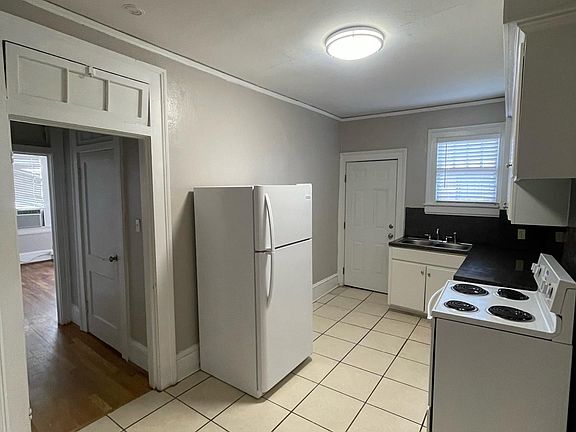 2nd image of 332 S Capitol Pkwy #332