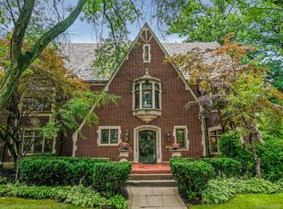 19391 Suffolk Dr, Detroit, MI 48203