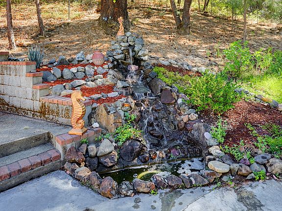 5th image of 4184 E Evans Creek Rd