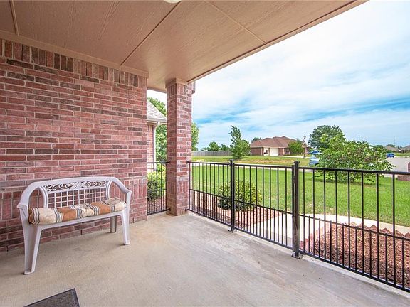 4th image of 851 Fairview Dr