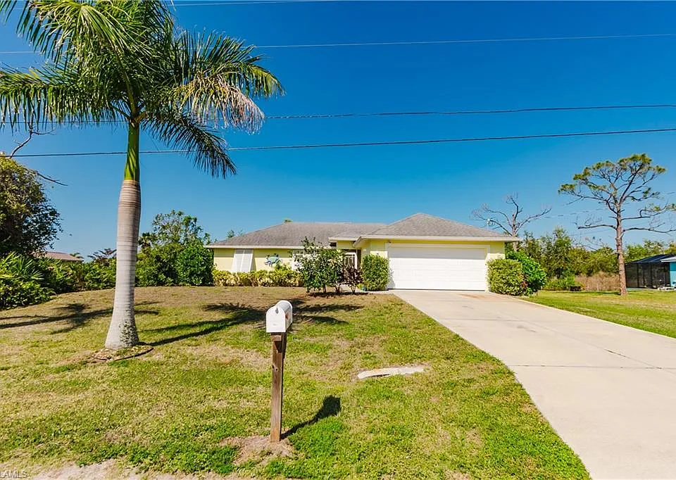 11693 Oakland Dr