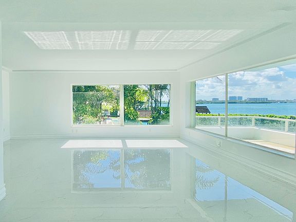 4th image of 286 Bal Bay Dr