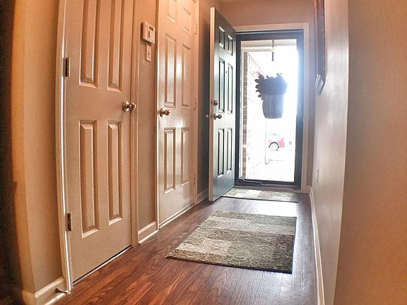 2nd image of 4461 Gladys Dr