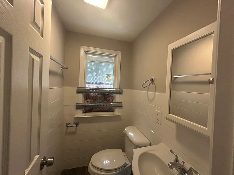 15713 Vaughan St — Photo 13