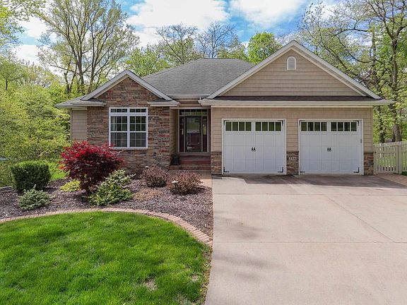 2nd image of 236 Meadowbrook Ct