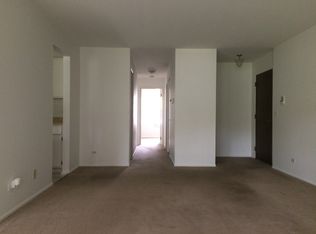 1115 Scanlon Dr APT B1, Wheeling, IL 60090