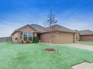 10721 SW 33rd Ter, Yukon, OK 73099