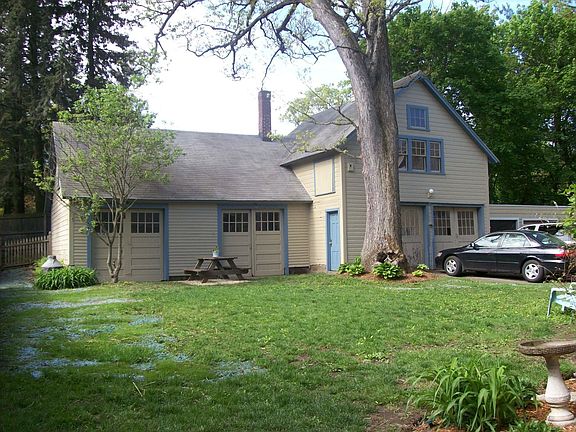 carriage house 