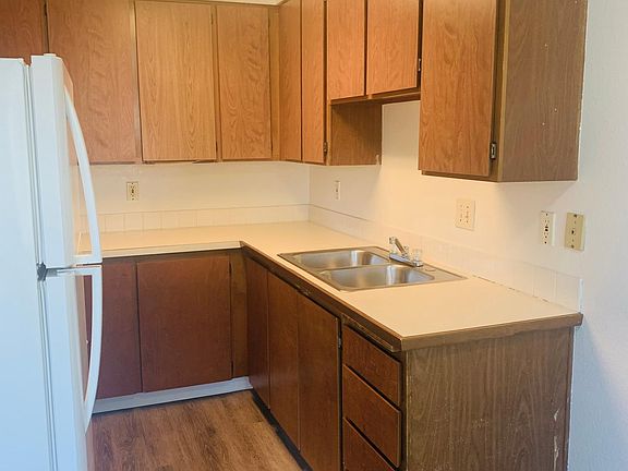 4th image of 2518 98th Street Ct S