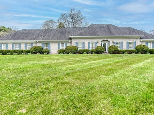 215 Vance Dr, Chilhowie, VA 24319