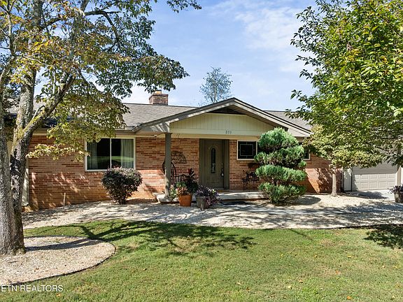 3rd image of 859 Collie Cove Ct