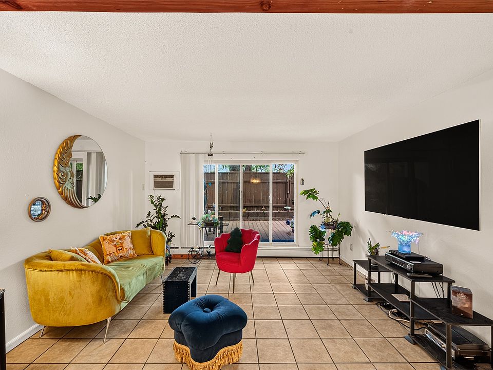 1st image of 157 Calle Ojo Feliz Unit D