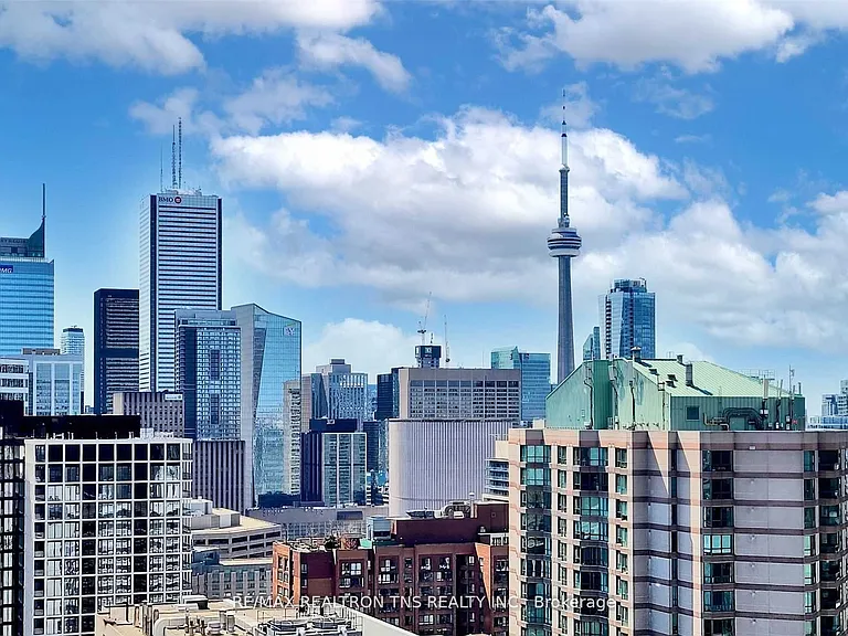 386 Yonge St W #3012 — Photo 2