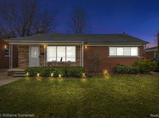 6569 Hawthorne St, Garden City, MI 48135