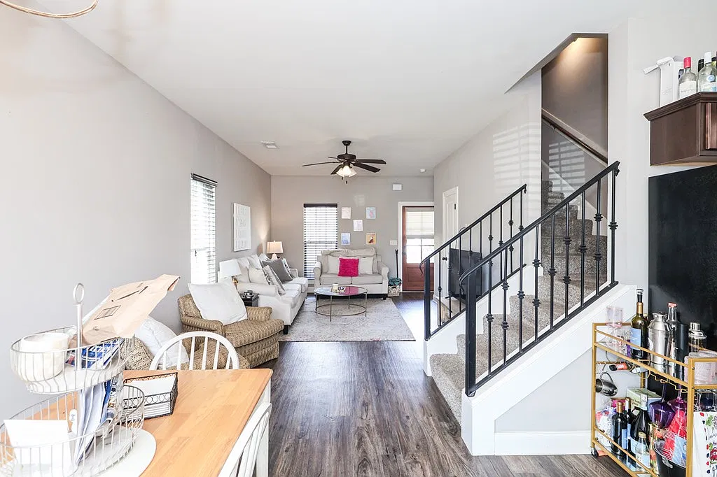 4 bed, 4.5 bath, 1885 sqft, $3,000 — Photo 4