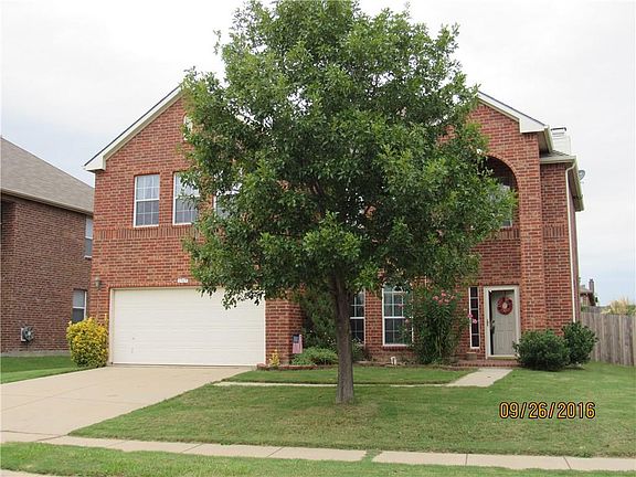 3rd image of 1909 Silver Leaf Dr