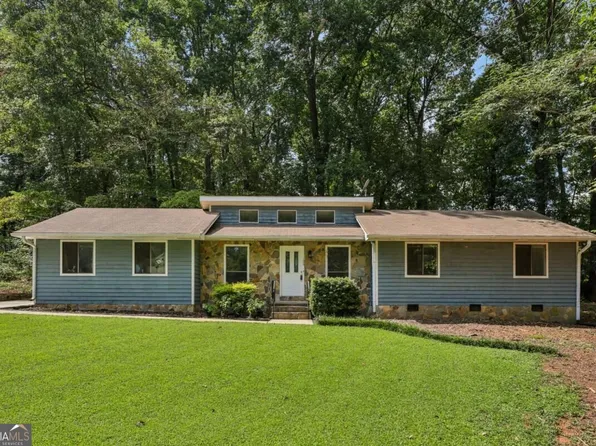 106 Hilltop Cir, Stockbridge, GA 30281