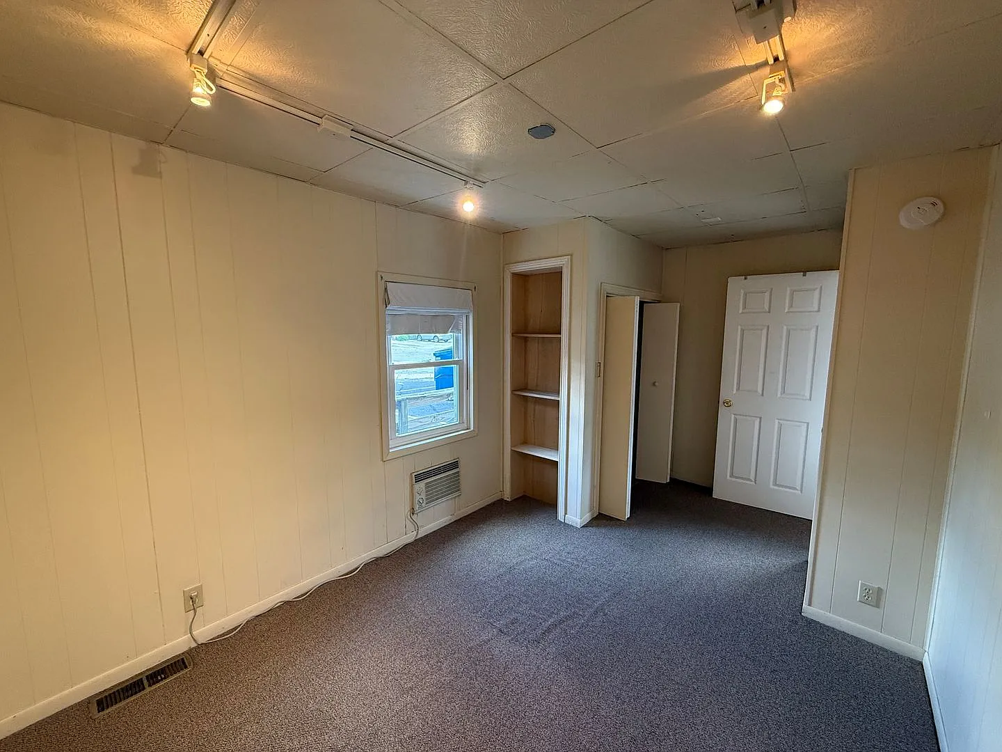 933 Robinson St — Photo 4