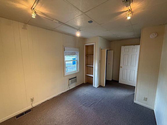 4th image of 933 Robinson St Unit 1