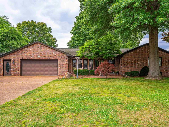 43 Illini Dr, Lincoln, IL 62656
