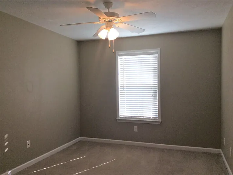 1079 Grove Landing Ln — Photo 17