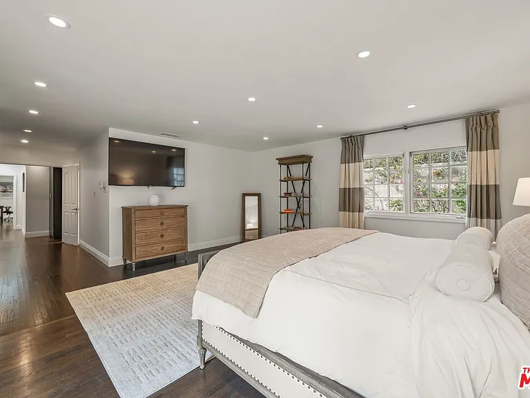 9023 Alto Cedro Dr — Photo 42